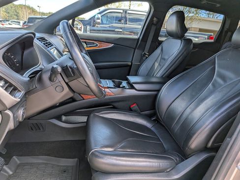 Used 2018 Lincoln MKX Reserve w/ Driver Assistance Package image 23