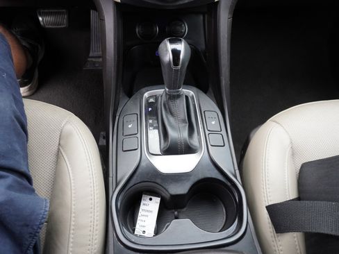 Used 2017 Hyundai Santa Fe Sport image 28