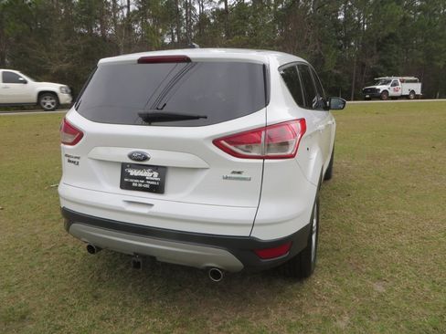 Used 2013 Ford Escape SE w/ Class II Trailer Tow Pkg image 6