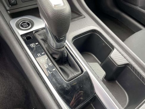 Used 2024 Nissan Sentra SV FWD image 28