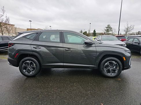 New 2026 Hyundai Tucson Blue SE image 8