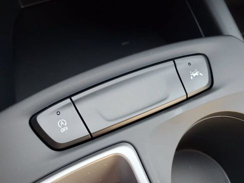 New 2026 Chevrolet Trax RS w/ Sunroof Package FWD image 17