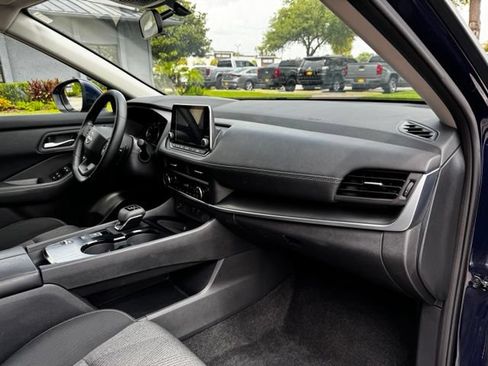 Used 2026 Nissan Rogue SV FWD image 10