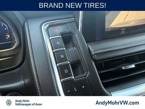 Used 2023 Chevrolet Tahoe Premier AWD/4WD image 32