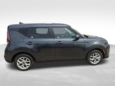 Used 2025 Kia Soul LX w/ LX Technology Package FWD image 6