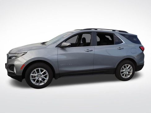 Used 2024 Chevrolet Equinox LT image 2