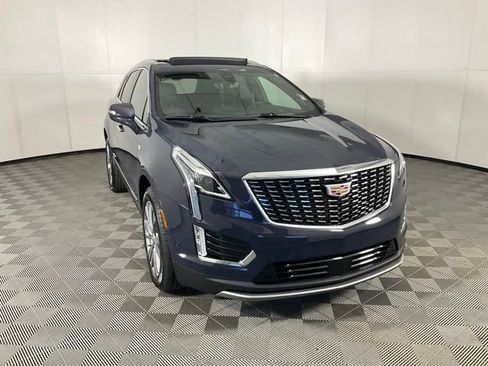 Certified 2025 Cadillac XT5 Premium Luxury w/ Technology Package image 3