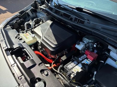 Certified 2025 Nissan Leaf SV Plus FWD image 18