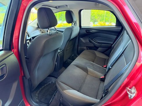 Used 2012 Ford Focus SE FWD image 18