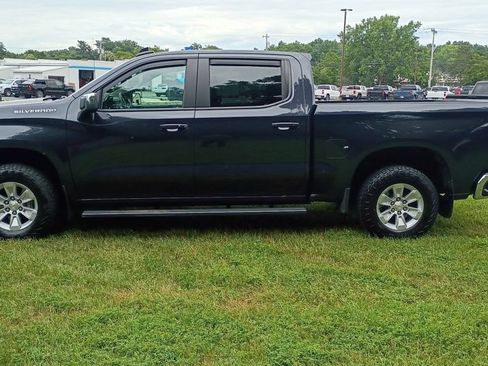 Used 2023 Chevrolet Silverado 1500 LT AWD/4WD image 4