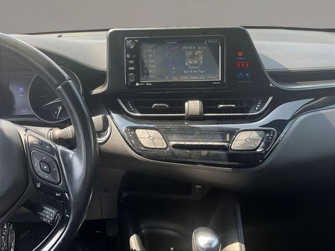 Used 2018 Toyota C-HR XLE FWD image 8