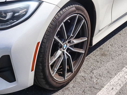 Used 2021 BMW 330i Sedan w/ Driving Assistance Package image 4