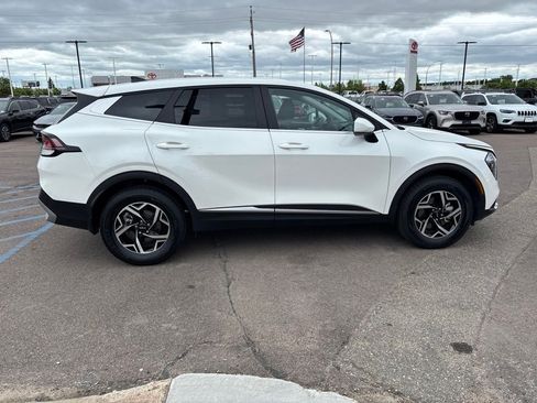 Used 2023 Kia Sportage LX AWD/4WD image 4