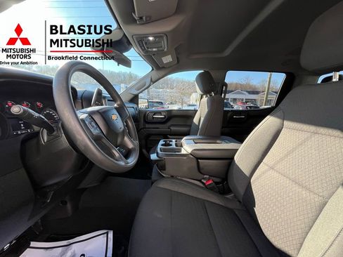 Used 2023 Chevrolet Silverado 1500 Custom image 11