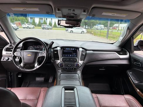 Used 2019 Chevrolet Suburban Premier w/ Premier Plus Edition AWD/4WD image 8