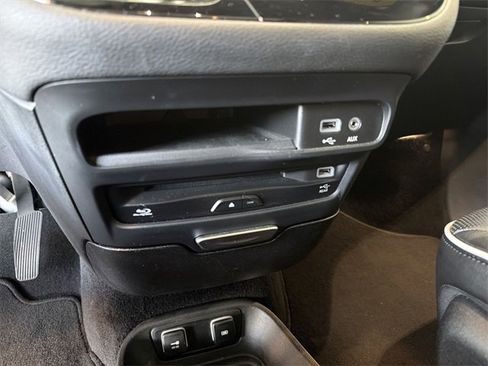 Used 2020 Chrysler Pacifica Limited w/ S Appearance Package image 32