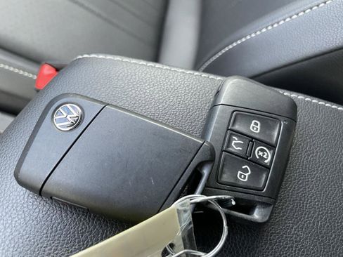 Used 2024 Volkswagen Tiguan SE R-Line AWD/4WD image 33