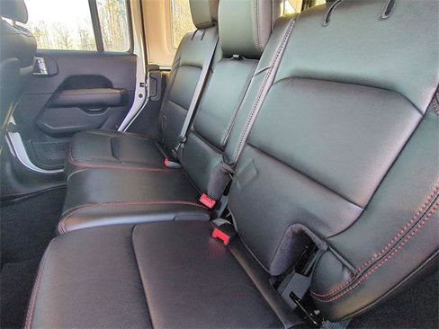 Certified 2022 Jeep Wrangler Unlimited Rubicon w/ Cold Weather Group image 28