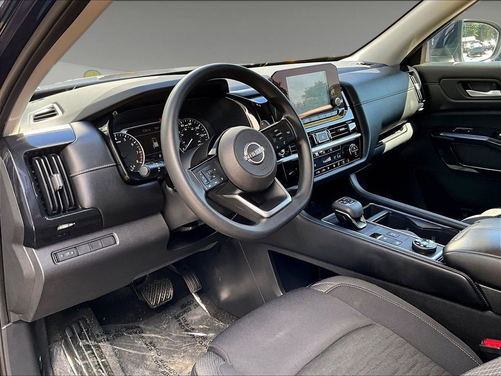 Used 2022 Nissan Pathfinder S AWD/4WD image 11