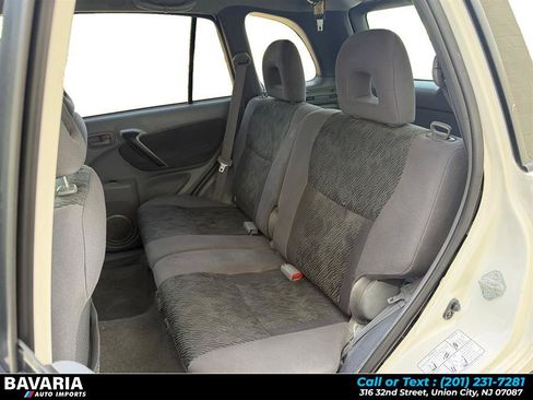 Used 2002 Toyota RAV4 4WD image 16