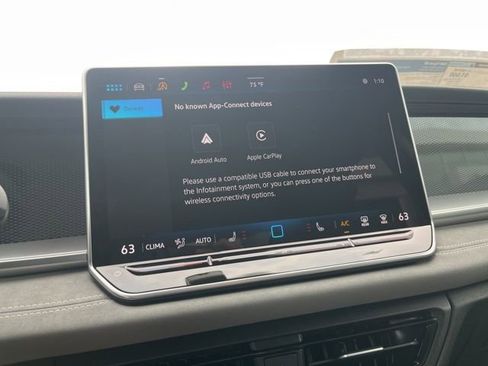 New 2026 Volkswagen Tiguan SE image 16