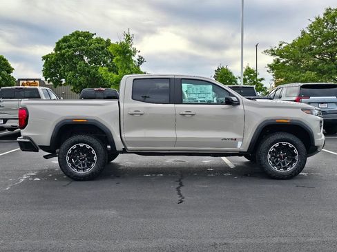 New 2026 GMC Canyon AT4 w/ AT4 Premium Package AWD/4WD image 7