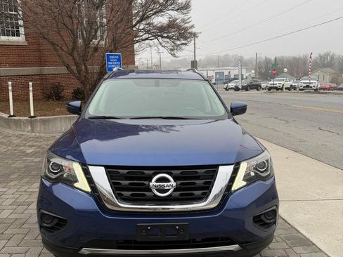 Used 2019 Nissan Pathfinder S image 9