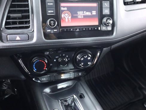 Used 2021 Honda HR-V LX image 15