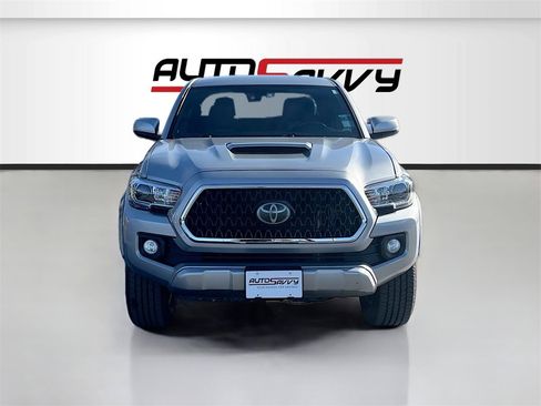 Used 2021 Toyota Tacoma TRD Sport w/ Technology Package image 2