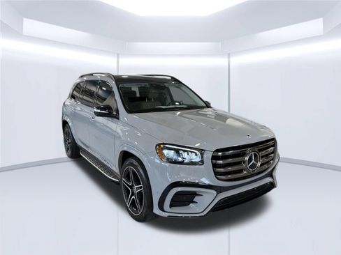 Used 2024 Mercedes-Benz GLS 450 4MATIC image 10