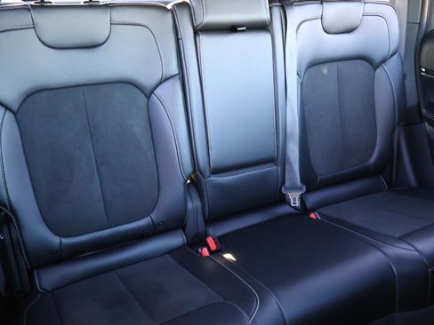 Used 2025 Jeep Grand Cherokee Altitude image 20