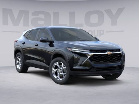 New 2026 Chevrolet Trax LS w/ LS Convenience Package FWD image 2