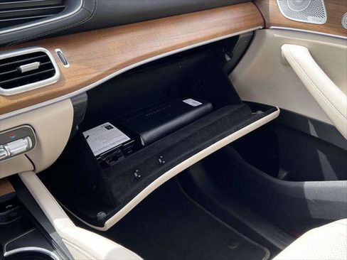 Used 2022 Mercedes-Benz GLS 450 4MATIC image 38