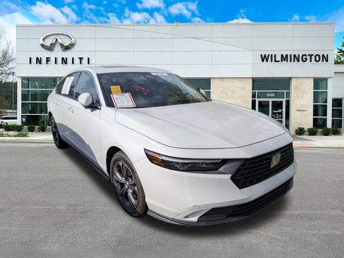 Used 2023 Honda Accord EX image 1