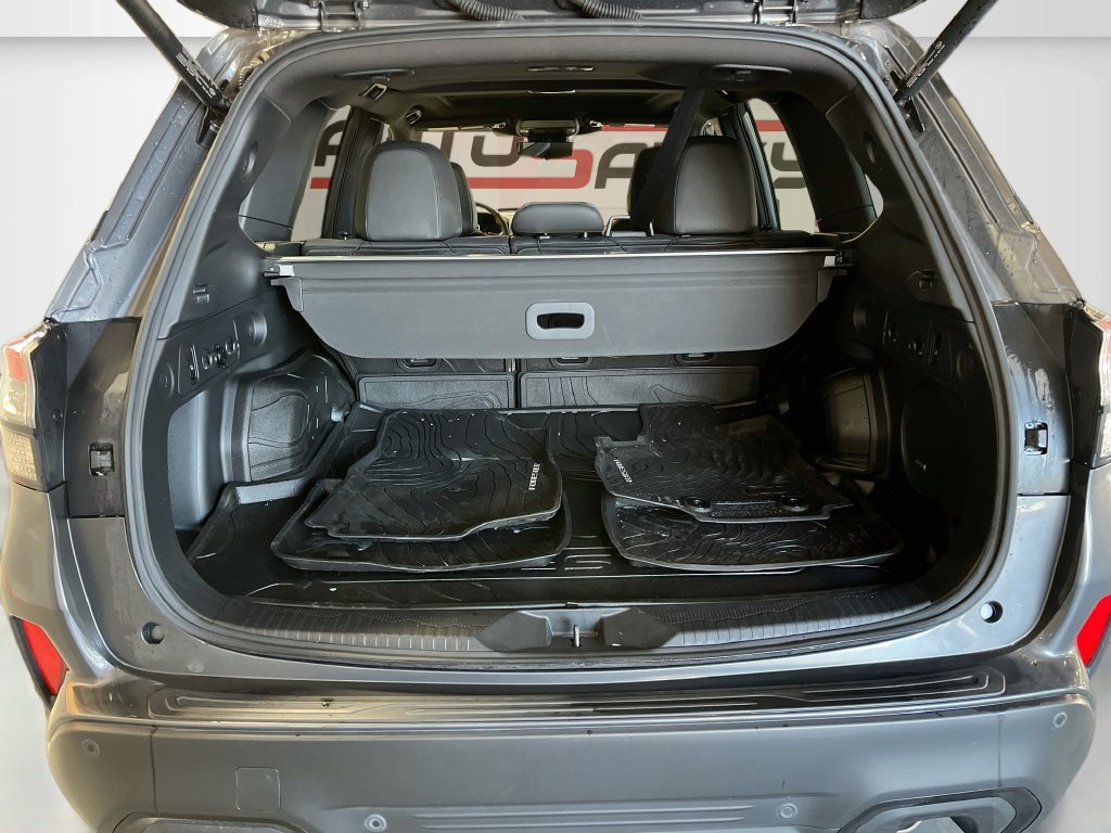 Used 2025 Subaru Forester Touring w/ Popular Package - Touring AWD/4WD image 28