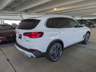 New 2026 BMW X5 sDrive40i w/ Premium Package RWD video 4