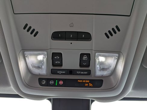 Used 2023 Chevrolet Equinox Premier AWD/4WD image 15