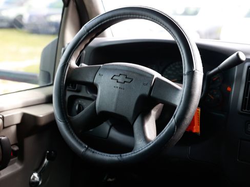 Used 2004 Chevrolet Express 3500 G3500 image 22