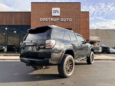 Used 2015 Toyota 4Runner SR5 image 7