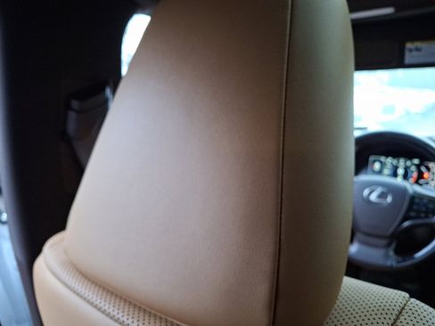 Used 2019 Lexus ES 350 w/ Luxury Package image 13