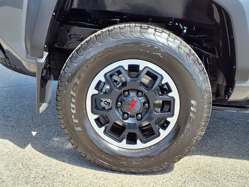Certified 2024 Toyota Tacoma TRD Off-Road w/ TRD Off Road Upgrade Package AWD/4WD image 7