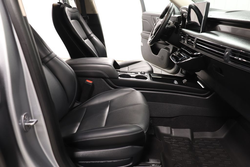 Used 2024 Lincoln Corsair Grand Touring AWD/4WD image 35
