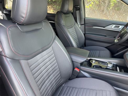 New 2025 Ford Explorer ST-Line w/ Premium Package image 14