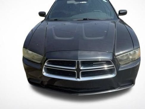 Used 2011 Dodge Charger SE RWD image 1
