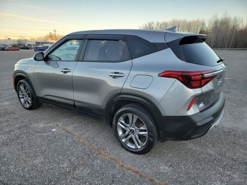 Used 2023 Kia Seltos LX image 7