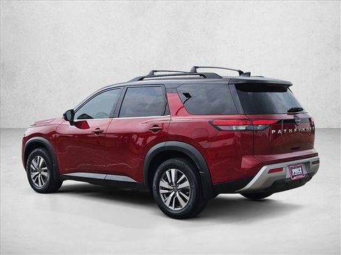 Used 2022 Nissan Pathfinder SL w/ Lighting Package (N92) FWD image 8