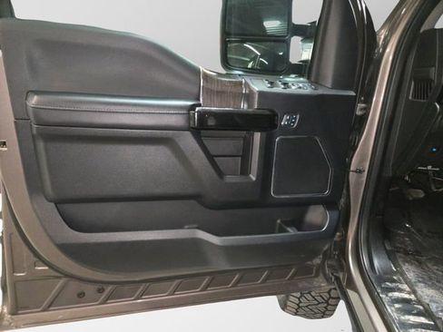 Used 2020 Ford F250 Lariat w/ Lariat Ultimate Package AWD/4WD image 16