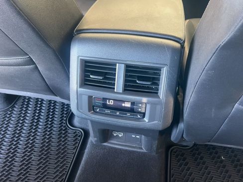 Used 2021 Volkswagen Atlas SEL Premium image 22