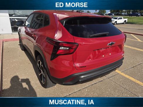 Used 2026 Chevrolet Trax RS w/ Driver Confidence Package FWD image 3