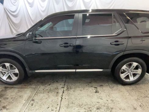 Used 2025 Honda Pilot EX-L image 13